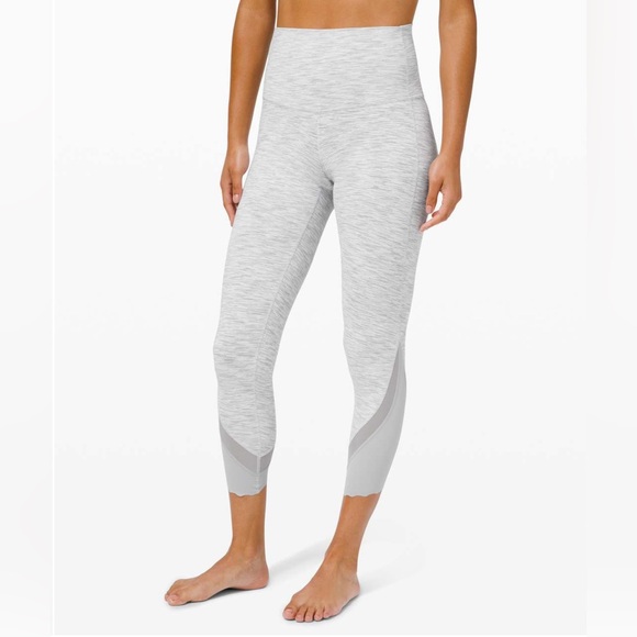 Lululemon Wunder Under Crop High-Rise *Roll Down Scallop Full-On Luxtreme 23" - Picture 3 of 14